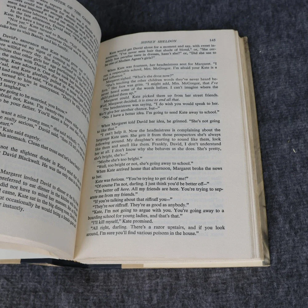 Vintage Master Of The Game Sidney Sheldon Black HC DJ 1982 USA Thriller
